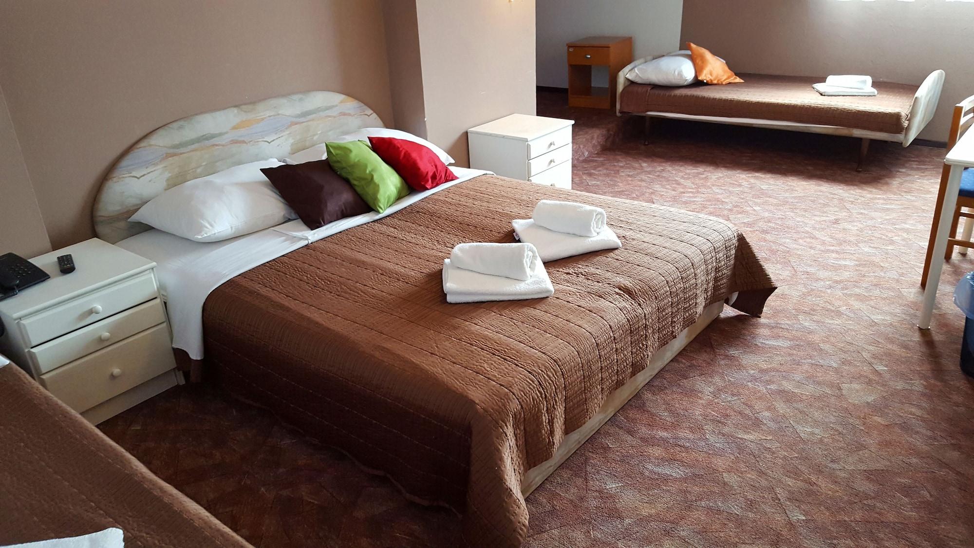 Bed and Breakfast Pansion Park Слунь Екстер'єр фото